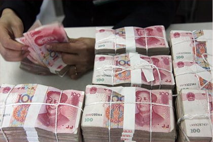 逾期未还欠款，被告缺席庭审将面临何种后果？